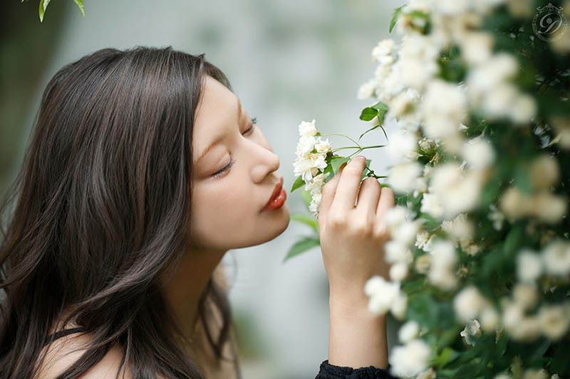 什么？那位只和两人上床、M罩杯的淫乱人妻竟然无码一大堆！ ...