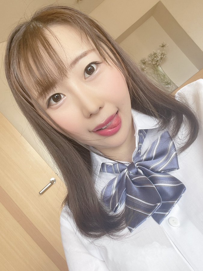 白嫩Q弹!C罩杯美乳大学生“琴羽未央奈”推特勤挤胸大放福利!