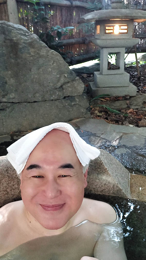 罹患罕见怪病⋯变态欧吉桑的他完全停工了!
