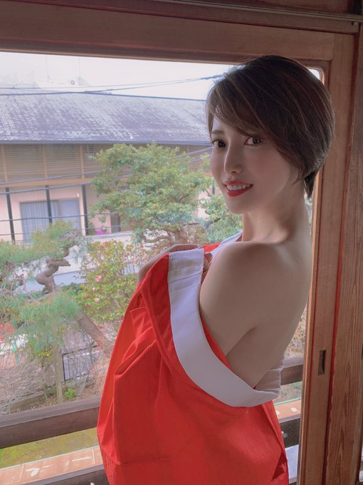 泳装开工! AV最强短发御姐「君岛美绪」自爆发福、却秀出傲人胀大血管乳...