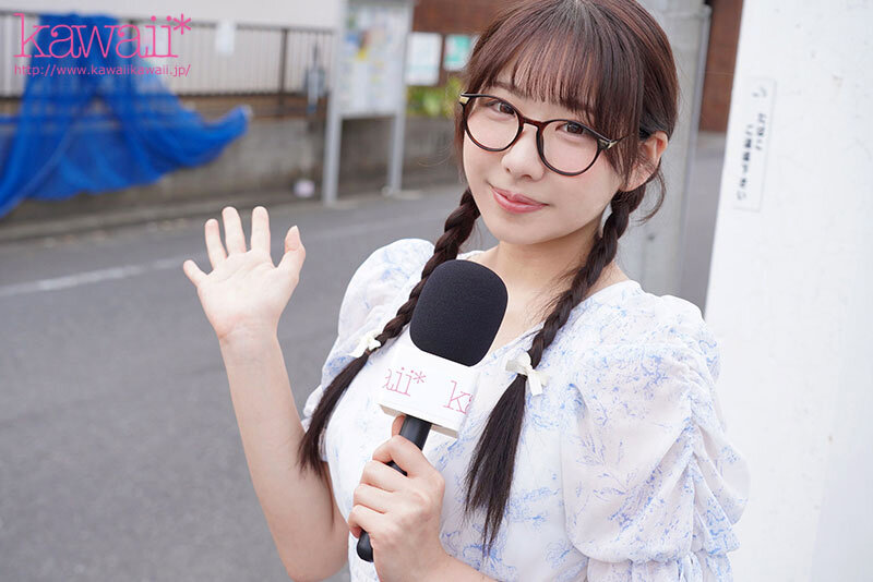 不拿麦克风拿鸡鸡!为了当主播禁欲三年半的她决定拍A片! ...