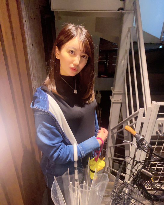 白皙长腿! 174公分疗癒系美女「栗山绘麻」!