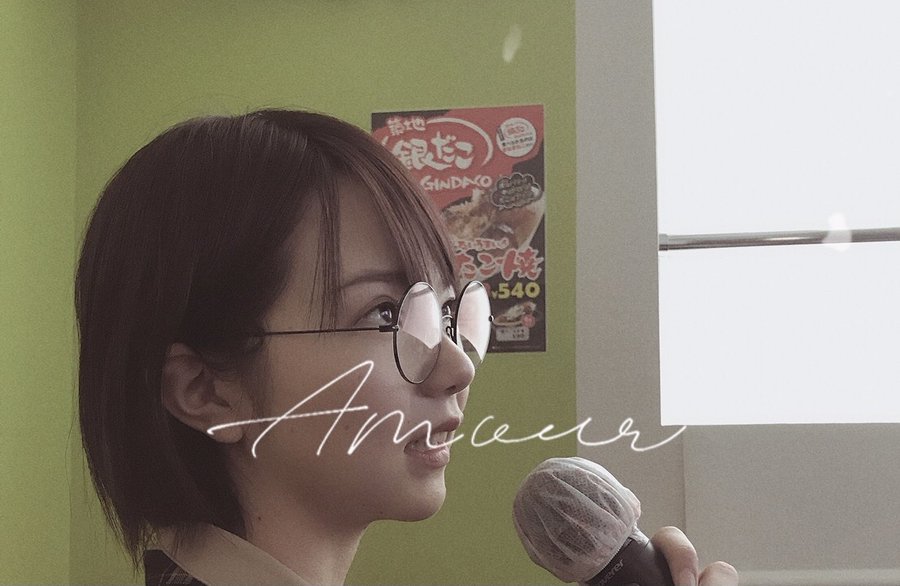 胸比脸大! 雪白牛奶肌眼镜妹「初爱宁宁」挺H罩杯AV出道!