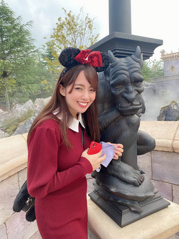 另类福利照！ 疗癒系姐姐型AV女优「三岛奈津子」游乐园纪念照意外勾出胸猛J罩杯！