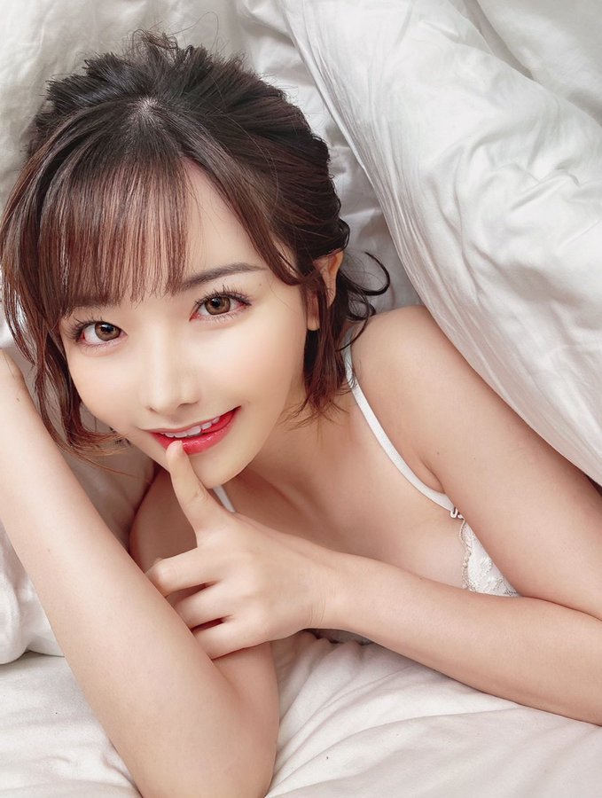 东窗事发!近200万追踪、YouTube66万订阅AV话题女王“深田咏美”自曝拍AV被父母抓包!