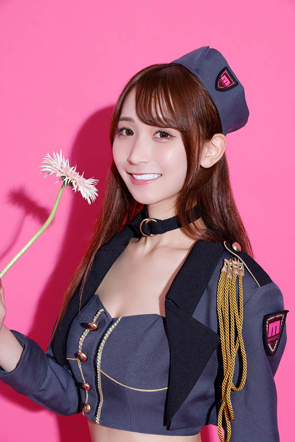 美乳美腰美臀!三种神器之主的她怎么了?