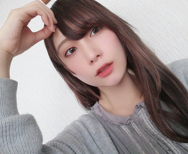 隐藏版素人新人!雪白微乳美女“廿楽真理”身兼看护师AV出道!