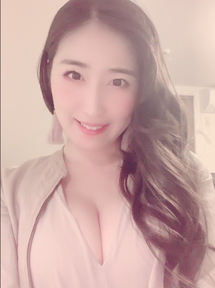 H罩杯女优引退后转战漫画家 自传揭露片酬5万→150万秘辛...直接发大财