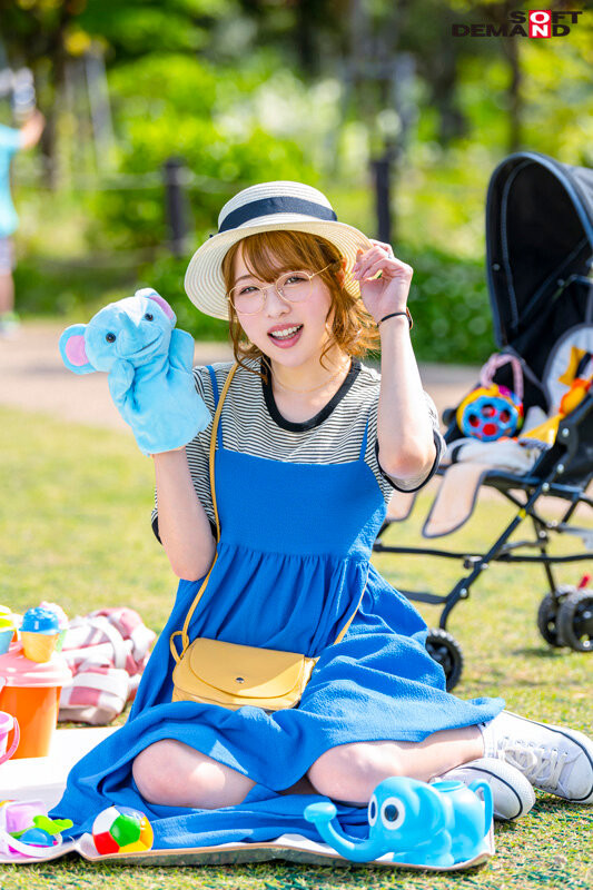 解密！在公园溜小孩然后带男优回家在婴儿床旁被中出的新手妈妈もも(桃)是 ...