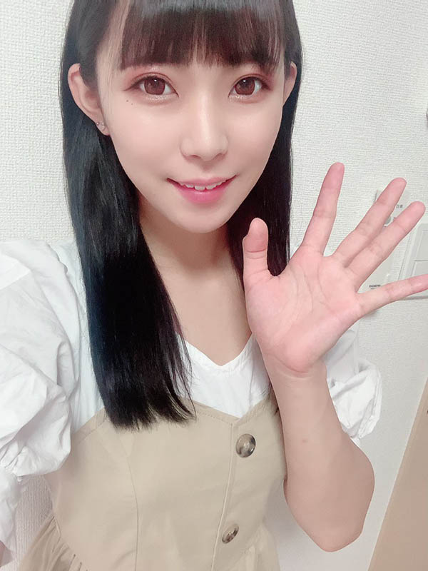 气质长发！ 短小精悍的小只马美少女「浅见玲奈」！