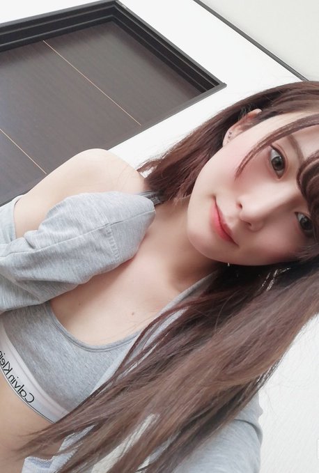隐藏版素人新人!雪白微乳美女“廿楽真理”身兼看护师AV出道!