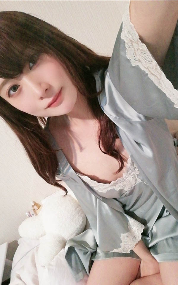 隐藏版素人新人!雪白微乳美女“廿楽真理”身兼看护师AV出道!