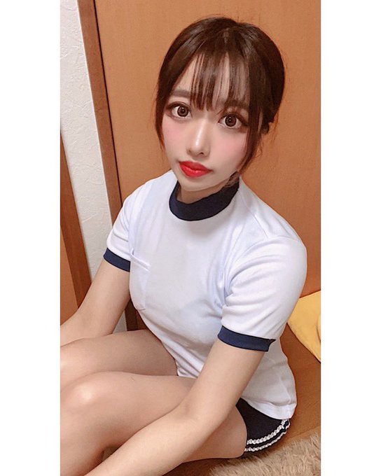 白里透红！ 中日混血AV女优「赤井爱知华」4秒影片大秀血管乳！