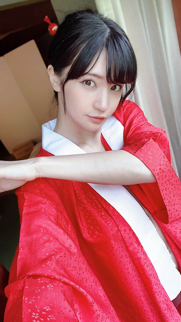 呼之欲出!AV救世主「高桥圣子」男友衬衫造型释放完美G奶、三角地带乍现!