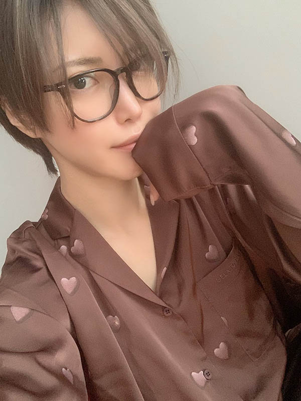 私底下是天然呆? 美艳大姐姐「君岛美绪」自曝拍完片后最常忘记…
