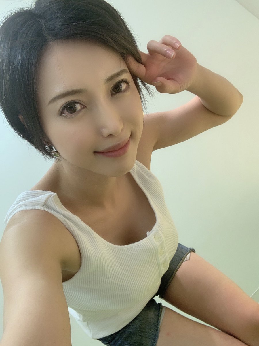 泳装开工! AV最强短发御姐「君岛美绪」自爆发福、却秀出傲人胀大血管乳...