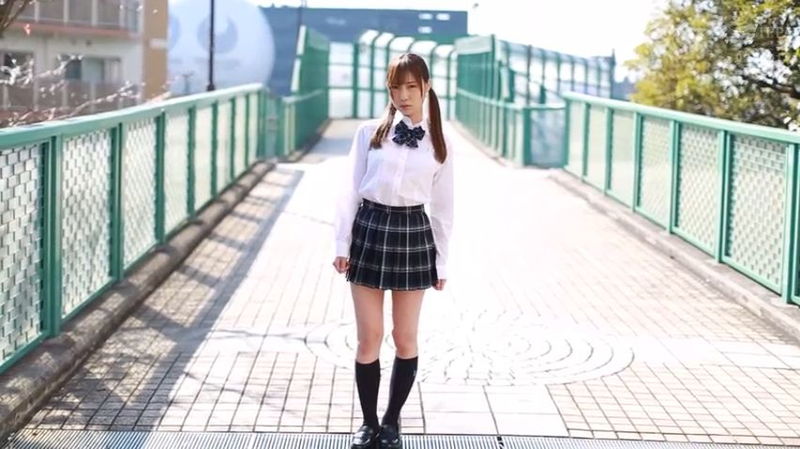 制服诱惑!使出全力做爱的F奶小只马 149cm「川口夏」奈用演技征服你