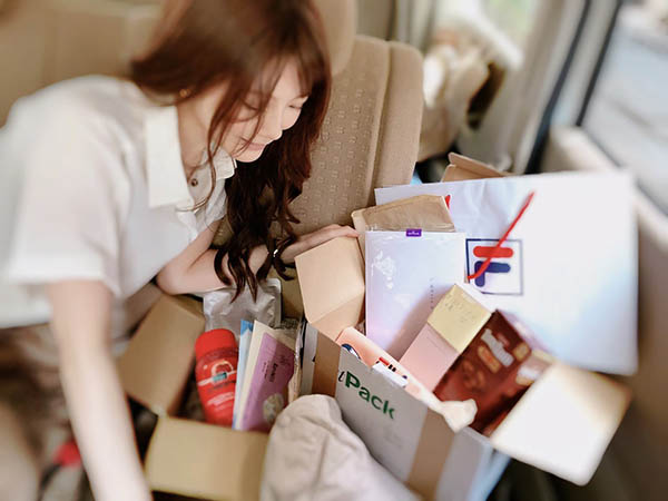 女神24岁啦！AV暗黑影后「相泽南」献上极品美臀，向台湾粉丝喊话：想快点见到大家