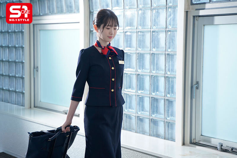 【速报】被巨汉前辈今井勇太压制!空姐白上咲花被征服了! ...