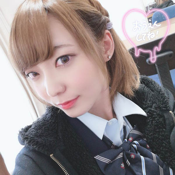 娇小可爱! 小只马美少女新人「雨宫萌奈」公开体重秘密,粉丝傻问:是体温吗?