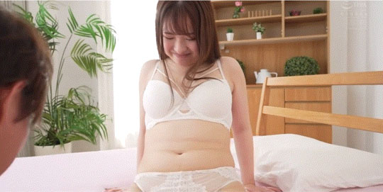 片子终于出了！得了思乡病只能用中出治疗的美少女真面目是⋯ ...