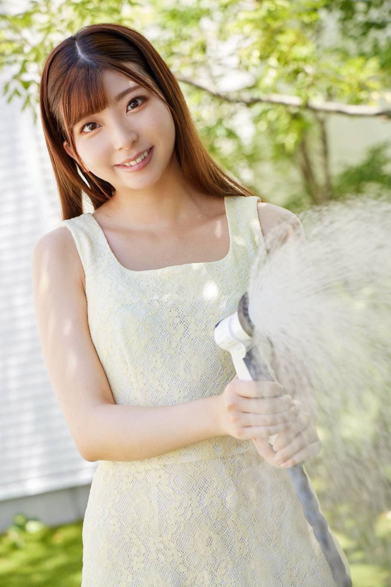 圆梦踏实!E罩杯白皙美少女“七咲未色”AV出道、自曝国中就想当AV女优!