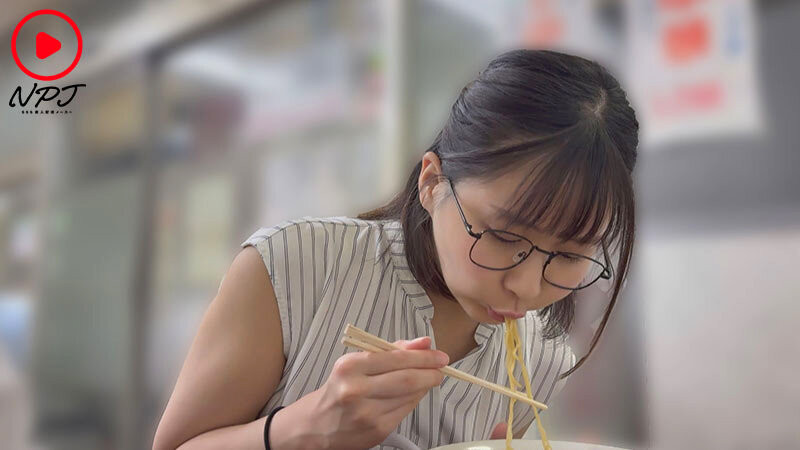 解密!那位被交友软体钓到、胸部很大还有一双大长腿的饥渴眼镜妹是? ...