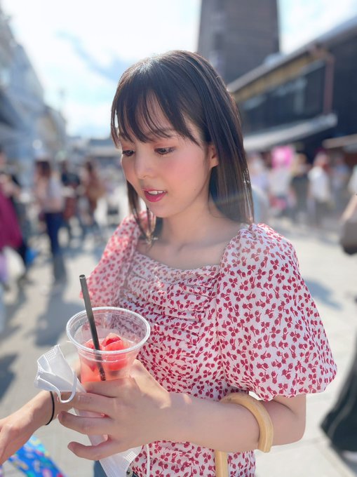 气质出众!D罩杯疗愈系大姐姐“冈田雏乃”AV出道想增加自信与色气!