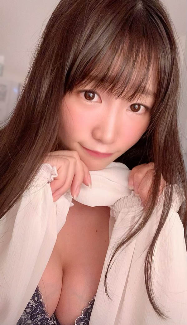 最具诚意感谢祭品！ 招牌困惑颜「富田优衣」上传超辣自拍照答谢粉丝！