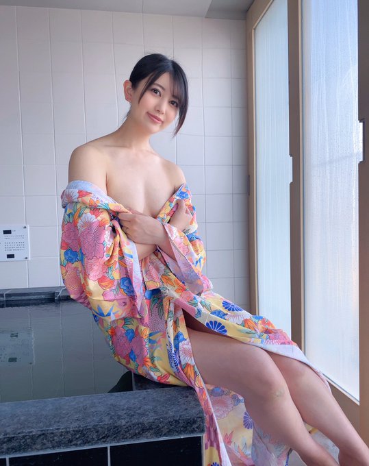 白皙长腿! 174公分疗癒系美女「栗山绘麻」!