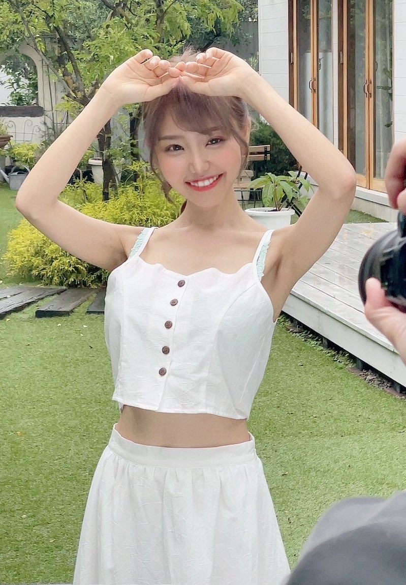 下海目标是带给全日本人笑容!F奶超新星美少女「观月爱菜」参上