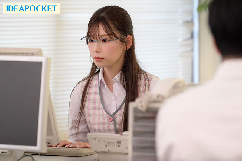 好片换片商!偷做风俗的明里つむぎ(明里䌷)被报帐漫不经心的同事征服了! ...