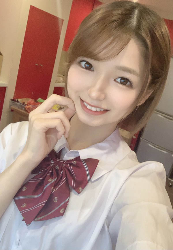 一笑百媚生!C罩杯甜心美少女“仓本菫”AV出道被誉:女主播级的可爱!