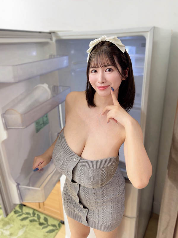 被指隆乳不忍了!木村爱心直球对决!