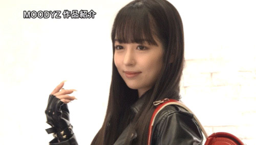 曾参加偶像祭典的美少女!摘下墨镜的她是抖M的美少女! ...