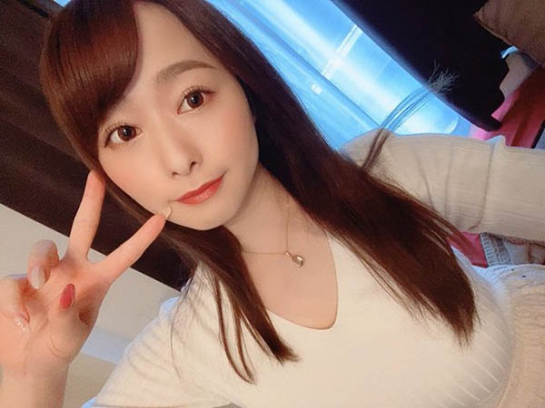 「G奶正妹外送員」幫你送餐,顏值超高...原來是「超胸AV女神」!