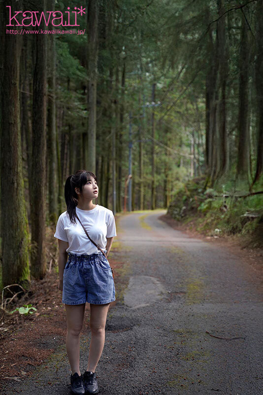受到爷爷A片启蒙！丰满「剑道少女」从乡下跑来东京...沈溺拍AV了