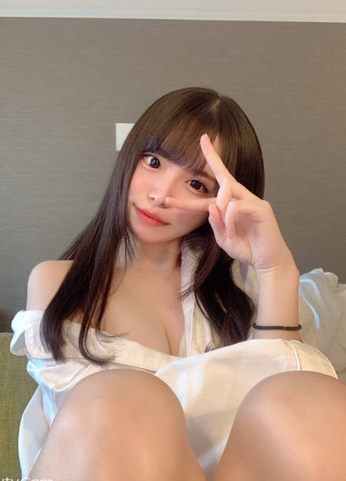 性癖好惊人!C罩杯关西名校女大生“铃音杏夏”AV出道!