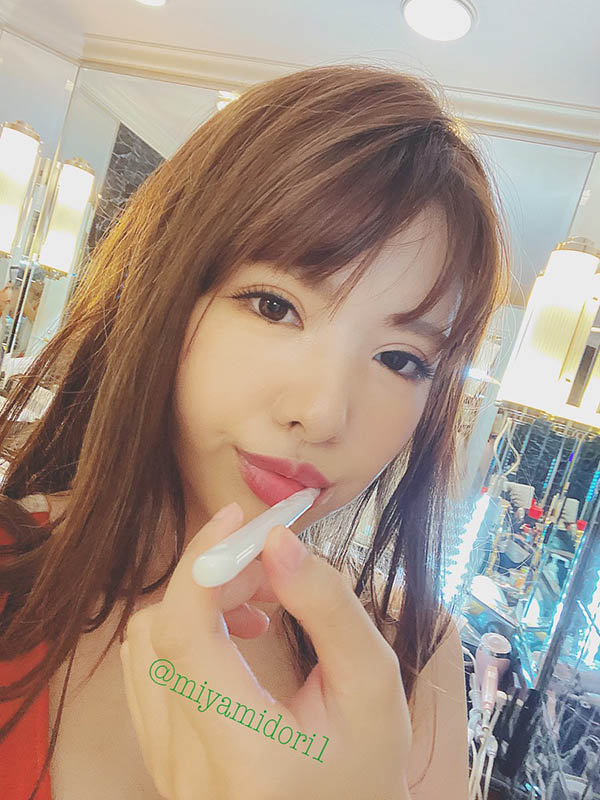 超性感小心机自拍照! H罩杯火辣美女新人「绿川雅」推特福利中路大开还外洩裙底...