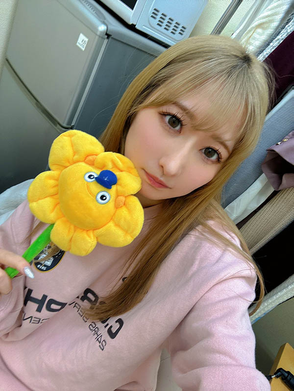 与「日职已婚球星」开房被骂爆 AV女优末广纯消失4个月复出!粉丝大赞