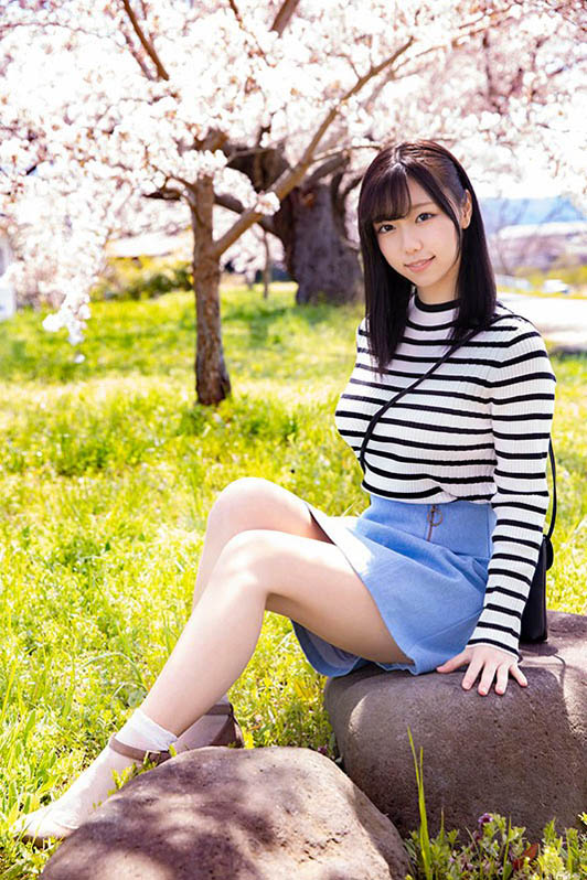 清新大学女生！丰满美少女「皐月芽衣」素人片商专属AV出道！