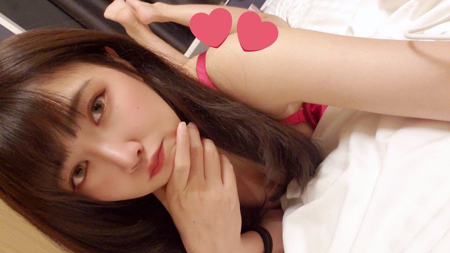 狂吸上千次观看！魔鬼身材新人AV女优「诗音乃兰」身穿性感女仆装摇来摇去...！