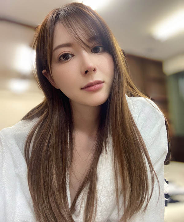 终于确定!那位没有发片然后社群全毁的戏剧片强者「岬ななみ(岬奈奈美)」现况是⋯ ... ...