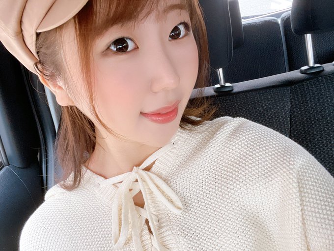 白嫩Q弹!C罩杯美乳大学生“琴羽未央奈”推特勤挤胸大放福利!