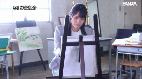 「I罩杯超巨乳美术老师」出道了！「超突出的火辣曲线」太有看点！
