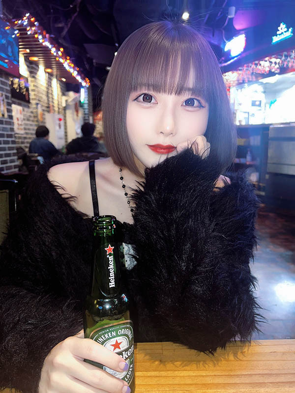 引退后转行当偶像⋯她却因为伙伴和粉丝乱来丢了工作!