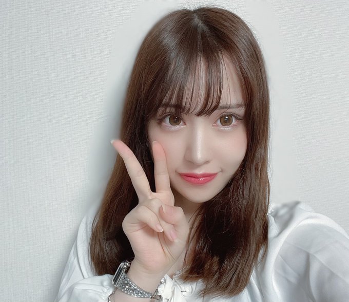 前偶像出道! E罩杯白皙小只马美少女“时田萌萌”先出大尺写真集、旋即AV出道!