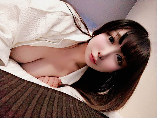 满溢炸裂! 隐藏版素人巨乳小只马「白瀬雪穂」