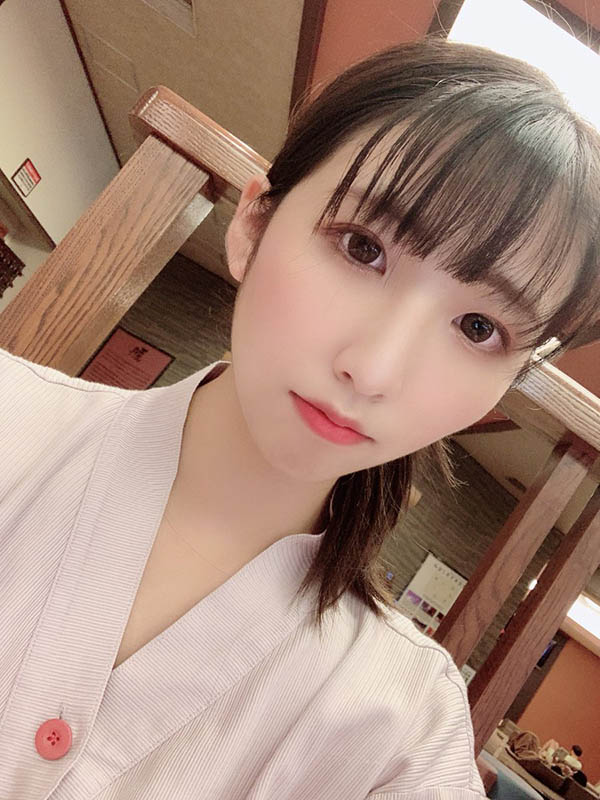 隐藏版素人大姐姐! 22岁气质G罩杯美女「凪泽诗音」!