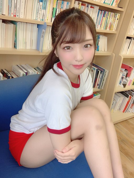 性感极度高衩! 美少女新人「木下日葵」竞技泳装造型让粉丝疯狂!